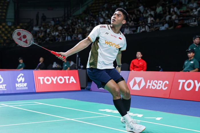 Pebulu tangkis tunggal putra Indonesia, Moh Zaki Ubaidillah, pada babak pertama Thailand Open 2026 di Nimibutr Stadium, Bangkok, Rabu (13/5/2026).